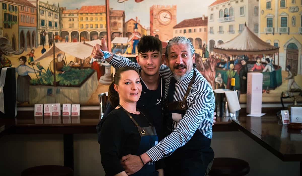 Dietro le quinte restaurant - Our Team Dietro le quinte restaurant - Our Team